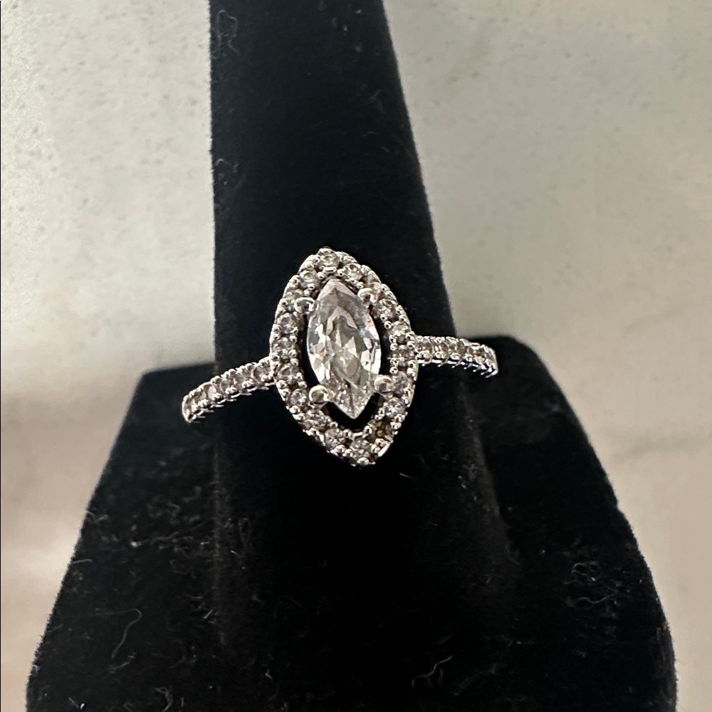 Elegant Silver Marquise Cut Ring